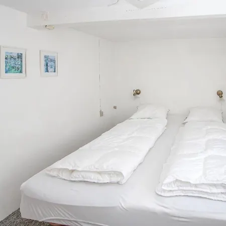 Дом отдыха 4 Bedroom Cozy In Samso