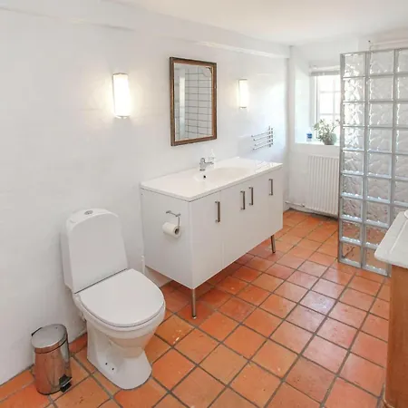 4 Bedroom Cozy In Samso