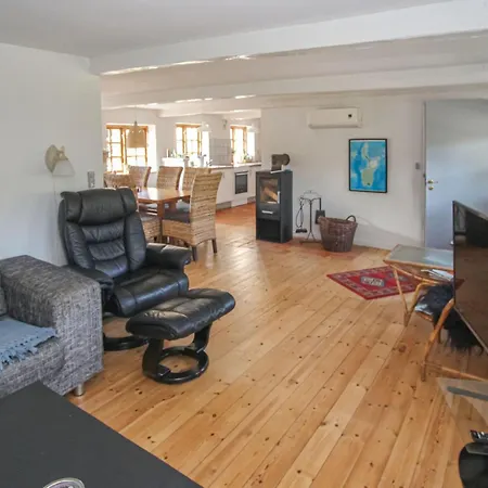 4 Bedroom Cozy In Samso Дом отдыха Kolby Kas