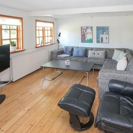 4 Bedroom Cozy In Samso