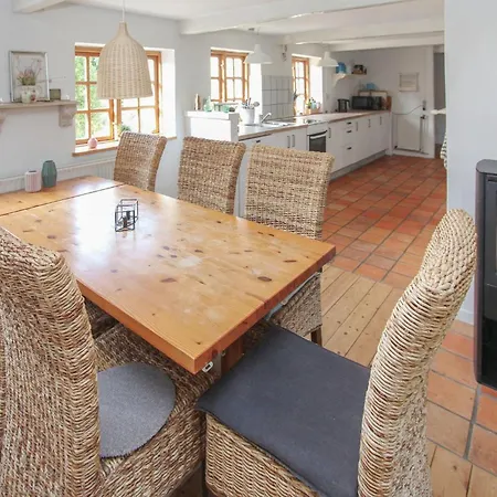 Дом отдыха 4 Bedroom Cozy In Samso