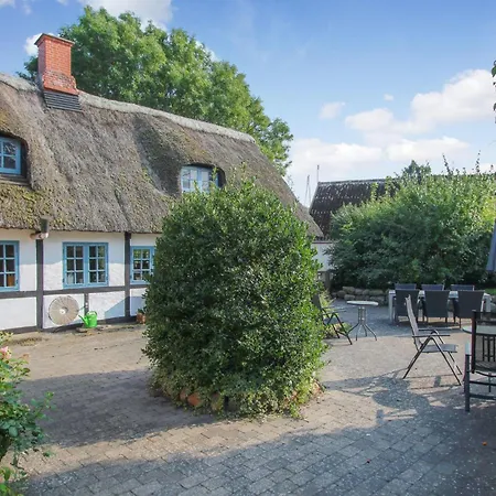4 Bedroom Cozy In Samso Kolby Kas