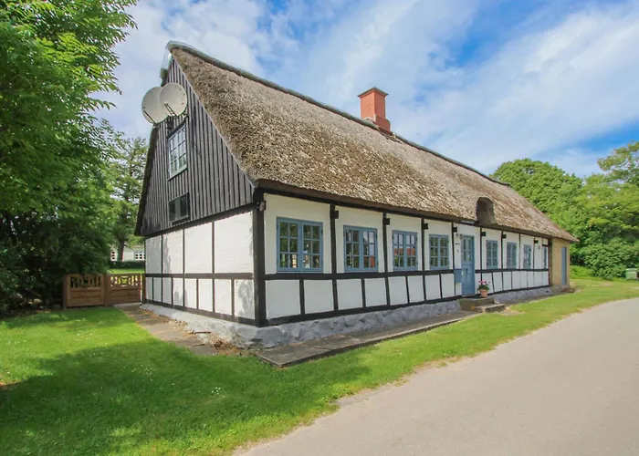 4 Bedroom Cozy In Samso Prázdninový dům *