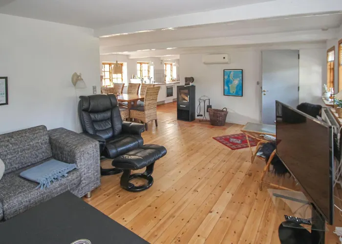 4 Bedroom Cozy In Samso Prázdninový dům Kolby Kås