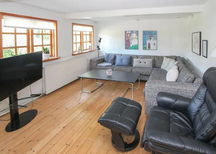 4 Bedroom Cozy In Samso