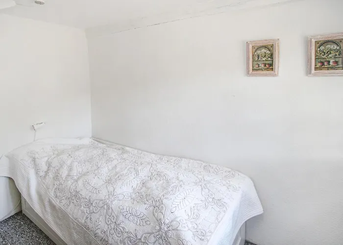 4 Bedroom Cozy In Samso